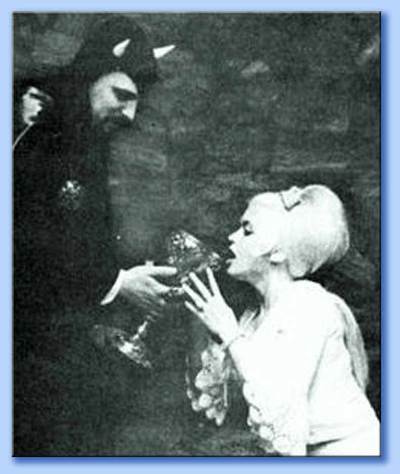 http://www.centrosangiorgio.com/occultismo/immagini/lavey_mansfield.jpg