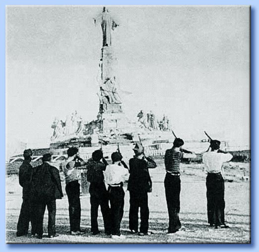 fucilazione comunista della statua del sacro cuore