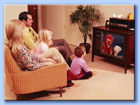 la tv distrugge le relazioni familiari