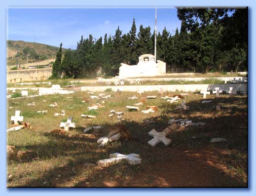 cimitero profanato