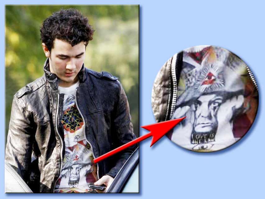 http://www.centrosangiorgio.com/rock_satanico/articoli/immagini/kevin_jonas_crowley.jpg