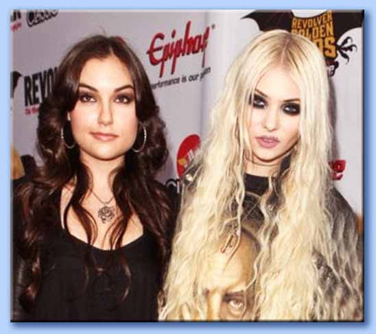 sasha grey - taylor momsen