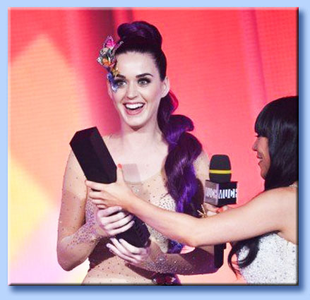 katy perry - farfalla monarca